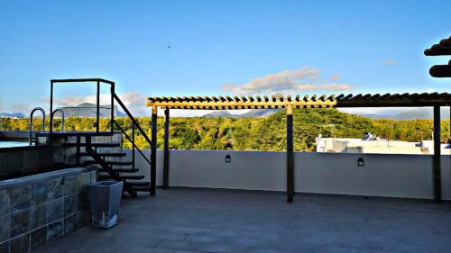 Balkón nebo terasa v ubytování Penthouse paradise getaway 300m to the beach