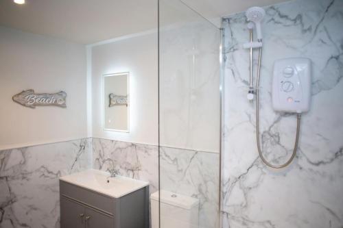 Ένα μπάνιο στο Dolphin View New Quay