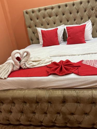 Una cama o camas en una habitación de White Palace airport hotel