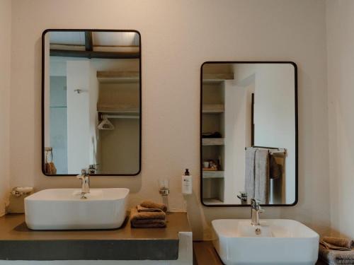 Ένα μπάνιο στο Leopard's Bend Bush Lodge