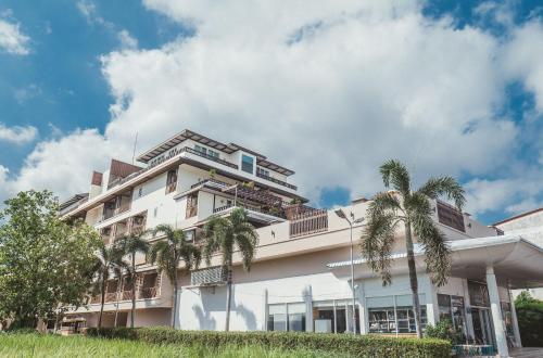 Το κτήριο όπου στεγάζεται  το ξενοδοχείο διαμερισμάτων