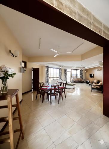 Posezení v ubytování Nyali BeachLuxe 3bdr Pool Beach-Access