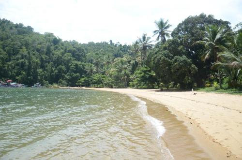 Φυσικό τοπίο κοντά σε αυτό το πλωτό κατάλυμα