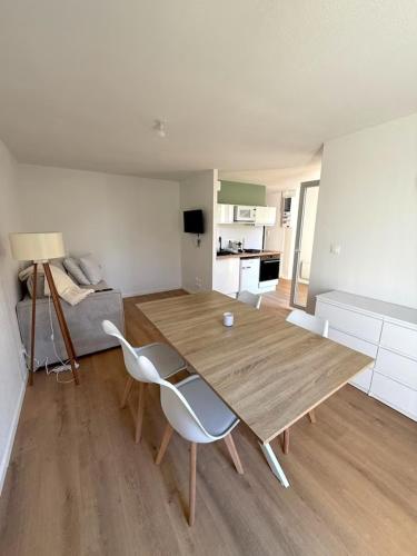 Η κουζίνα ή μικρή κουζίνα στο ღ Horizen - Studio neuf, cosy, proche plage