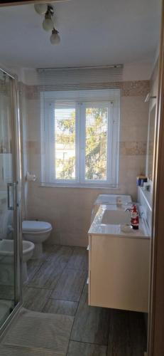 Ένα μπάνιο στο Casa Elia