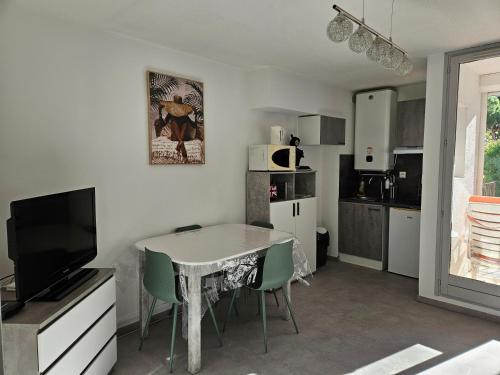 Studio Cabine Clim Wifi Parking Draps - 1 étoile - self check-in possible
