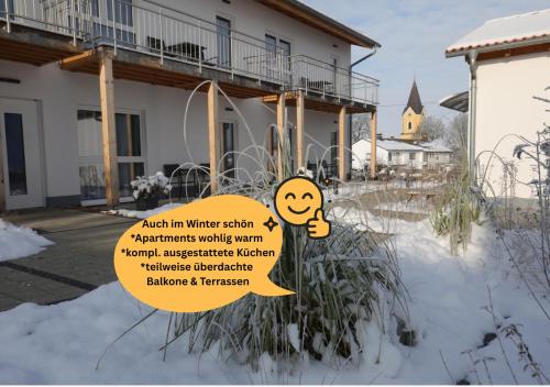 Holledau-Apartments - FeWo bis 5 Pers - getrennte Betten möglich - Vollausstattung - 24h Checkin - wöchentl Reinigung u Wäschewechsel - Waschmaschine u Trockner - WLAN - Minibar - XXL Parkplätze - Garten - ruhige Lage v zimě