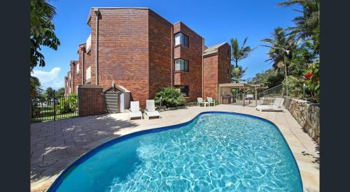 Πισίνα στο ή κοντά στο 2Bdr Beachfront Apartment - First Bay Coolum