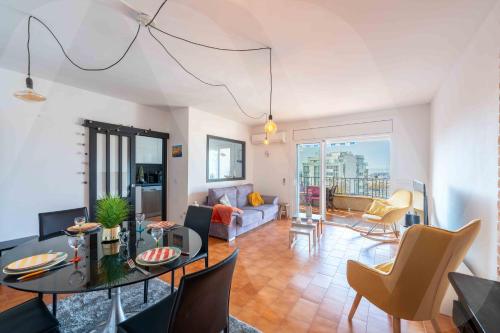 Appartement Vue Port Roses by Welhomy