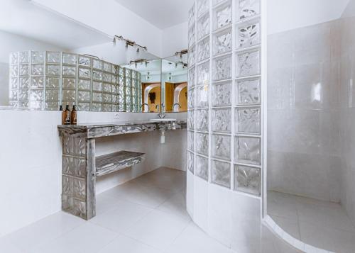 Un baño de Riad TAWALA Surfing Mind