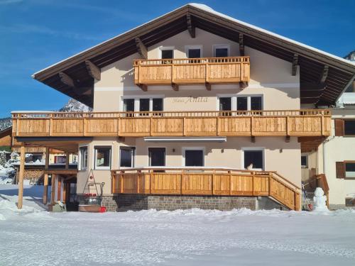 Tòa nhà nơi căn hộ tọa lạc