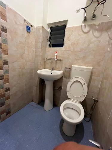 Un baño de Hotel Serenity