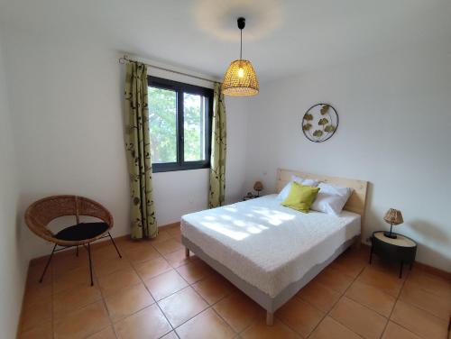 Postel nebo postele na pokoji v ubytování Gîte des Chênes