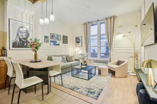 Place des Vosges - Marais - Prime Location
