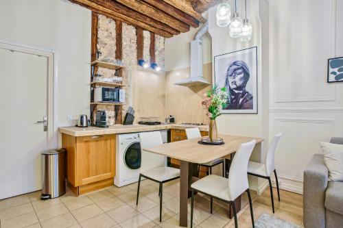 Place des Vosges - Marais - Prime Location