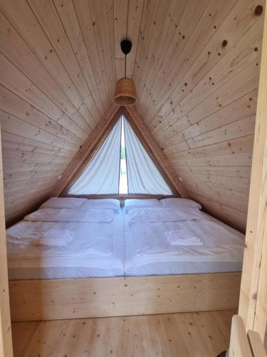 Ένα ή περισσότερα κρεβάτια σε δωμάτιο στο Glamp Pr Kuzuc