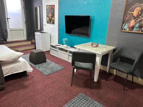 Μια τηλεόραση ή/και κέντρο ψυχαγωγίας στο Apartmani Balkan