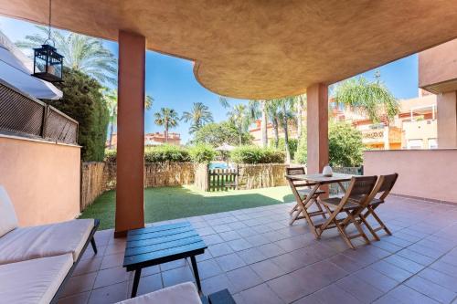 Bajo con acceso directo a la piscina y parking privado en La Reserva de Marbella by Sunny Residences photo 3