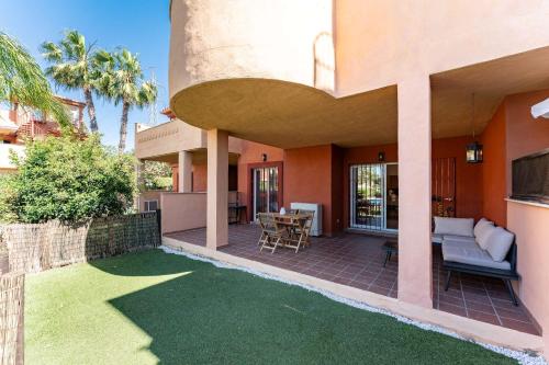 Bajo con acceso directo a la piscina y parking privado en La Reserva de Marbella by Sunny Residences photo 7