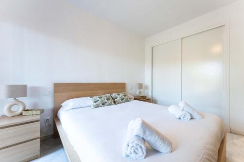 Bajo con acceso directo a la piscina y parking privado en La Reserva de Marbella by Sunny Residences photo 15
