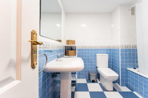 Bajo con acceso directo a la piscina y parking privado en La Reserva de Marbella by Sunny Residences photo 17