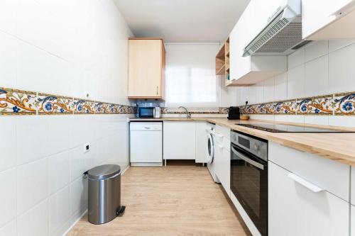 Bajo con acceso directo a la piscina y parking privado en La Reserva de Marbella by Sunny Residences photo 25