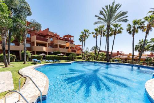 Bajo con acceso directo a la piscina y parking privado en La Reserva de Marbella by Sunny Residences photo 28