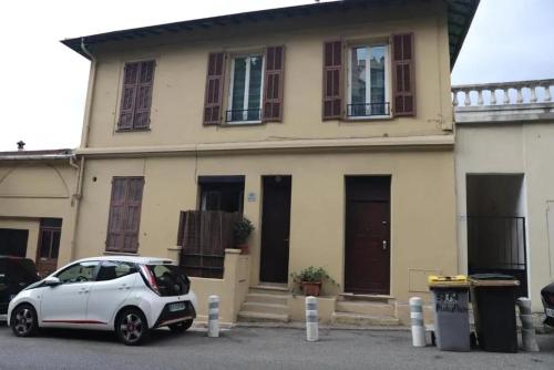 Здание апартаментов/квартиры