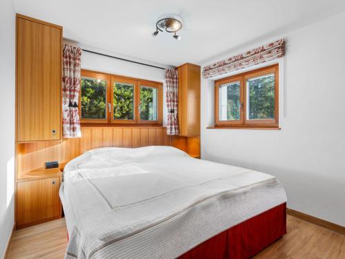 Apartment Les Aiguilles Vertes Rez supérieur by Interhome