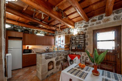 Maria's Serene Countryside Retreat