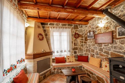 Maria's Serene Countryside Retreat