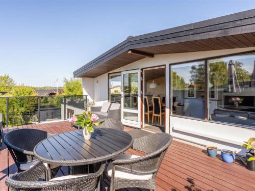 Μπαλκόνι ή βεράντα στο Holiday Home Martti - 200m from the sea by Interhome