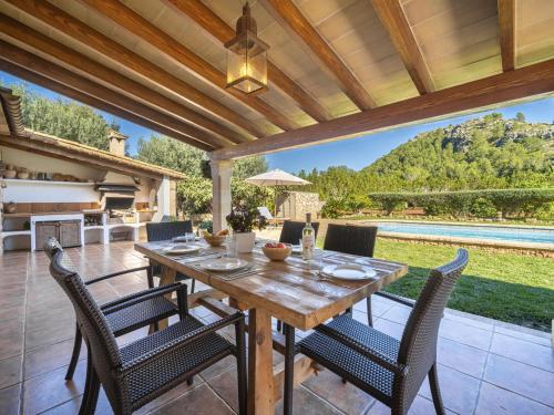 Holiday Home Can Vins by Interhome