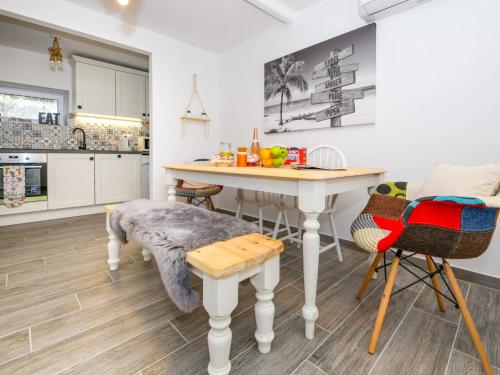 Holiday Home Ambi by Interhome