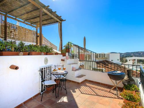 En balkon eller terrasse på Holiday Home Zacatin by Interhome