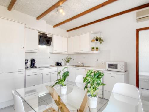 Køkken eller tekøkken på Apartment Las Chabolas by Interhome