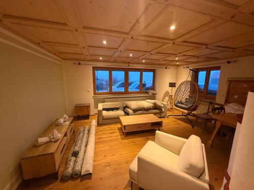 Χώρος καθιστικού στο ღLiboria I Aidling Panorama Stilvolles Ferienhaus mit Bergblick