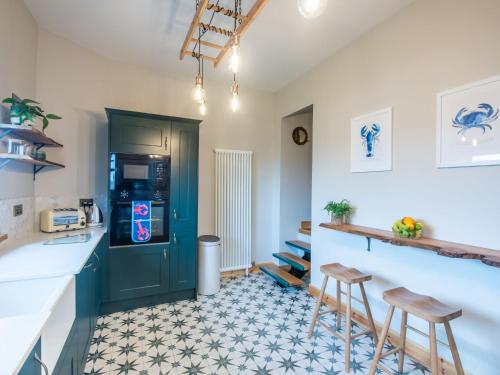 Η κουζίνα ή μικρή κουζίνα στο Holiday Home Cooriedoon by Interhome