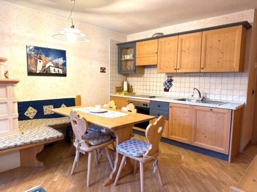 Una cocina o kitchenette en Apartment Appartamento Ghezzi by Interhome