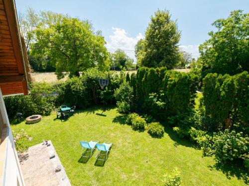 Κήπος έξω από το Apartment Nadori 2 by Interhome