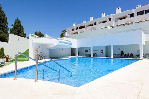 Πισίνα στο ή κοντά στο The happy garage at the beach