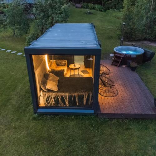 Jardí fora de Reborn Cabins