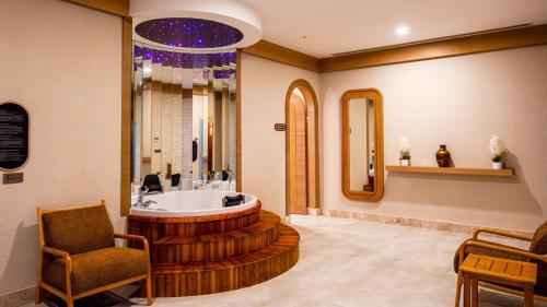 Et badeværelse på Sy Belek Boutique Luxury Hotel