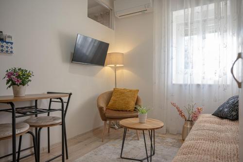 Comfy studio apartment for two