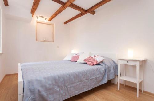 Carera Corner 1BDR Apartments by Irundo