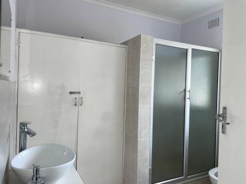 Koupelna v ubytování Lovely 3 bed in Mount Pleasant - 2153