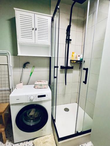 Jin's cosy apartment at Paris 10ème