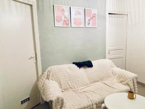 Et opholdsområde på Jin's cosy apartment at Paris 10ème