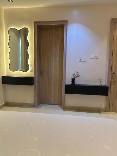 Фотография из галереи Hugs Luxury Apartments в городе Икеджа