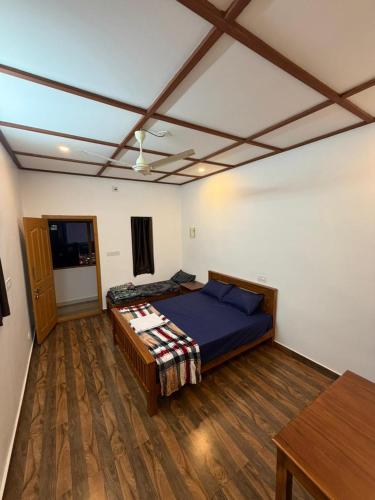 Postel nebo postele na pokoji v ubytování Happy Stays